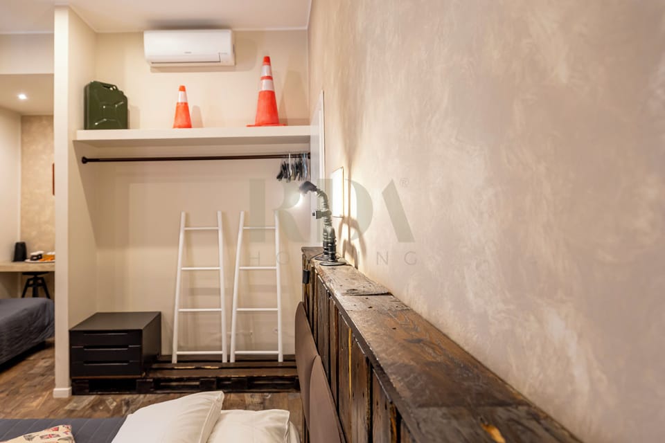 Deluxe Triple Room | In-room safe, individually decorated, individually furnished, desk