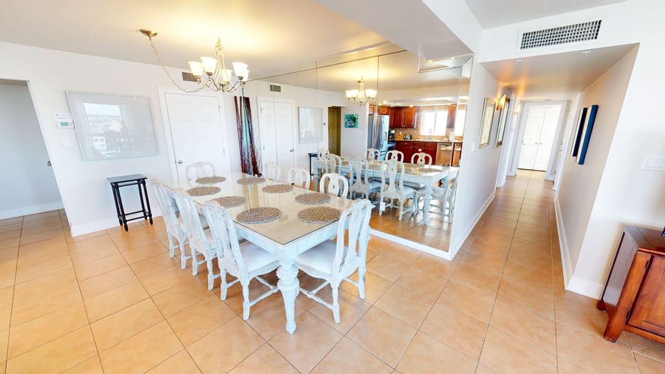Condo, 3 Bedrooms | Dining