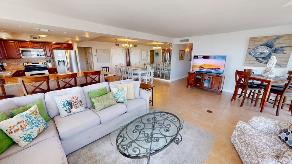 Condo, 3 Bedrooms | Living area | Smart TV