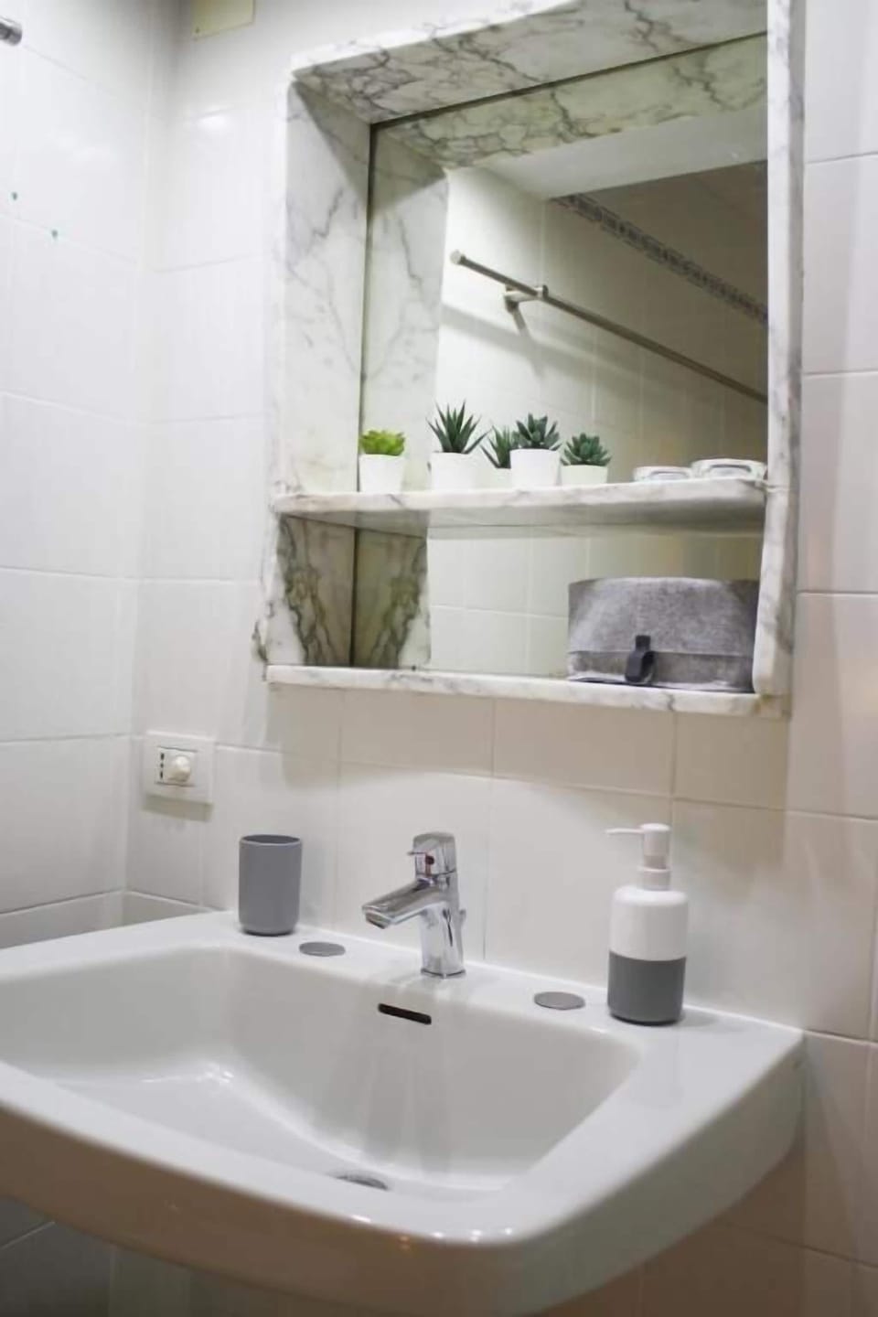Comfort Double Room, Patio, Courtyard View | Bathroom | Free toiletries, hair dryer, bidet, towels