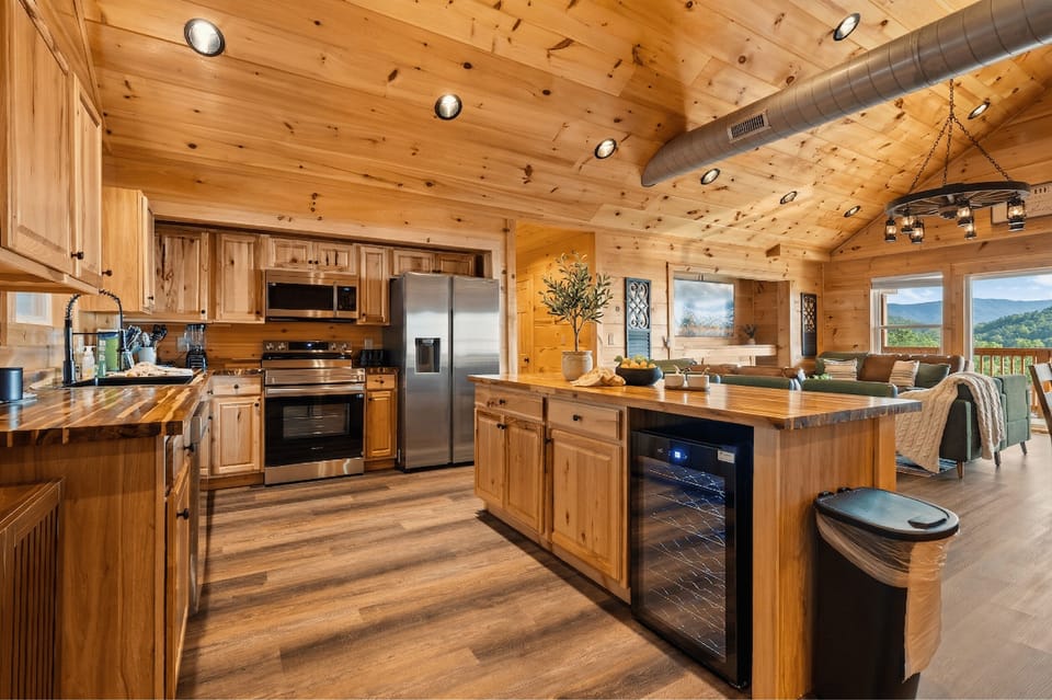 Cabin, Private Pool, Mountain View | Private kitchen