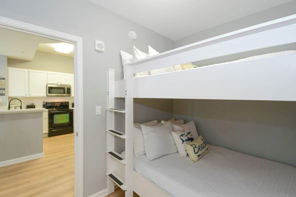 The Palms of Destin 1111 - Guest Bedroom
