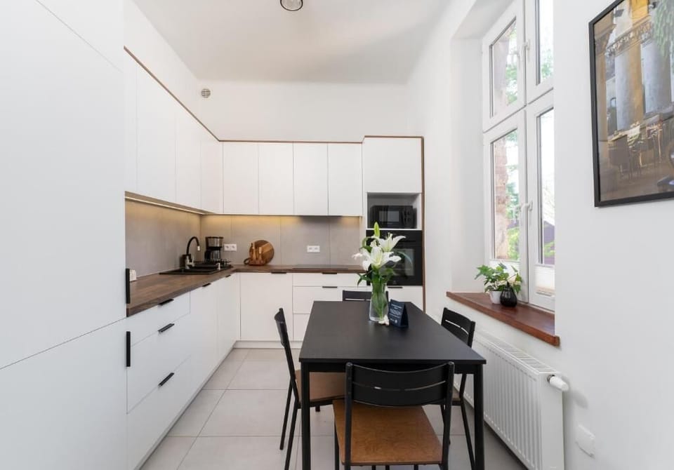 Comfort Apartment | Dining