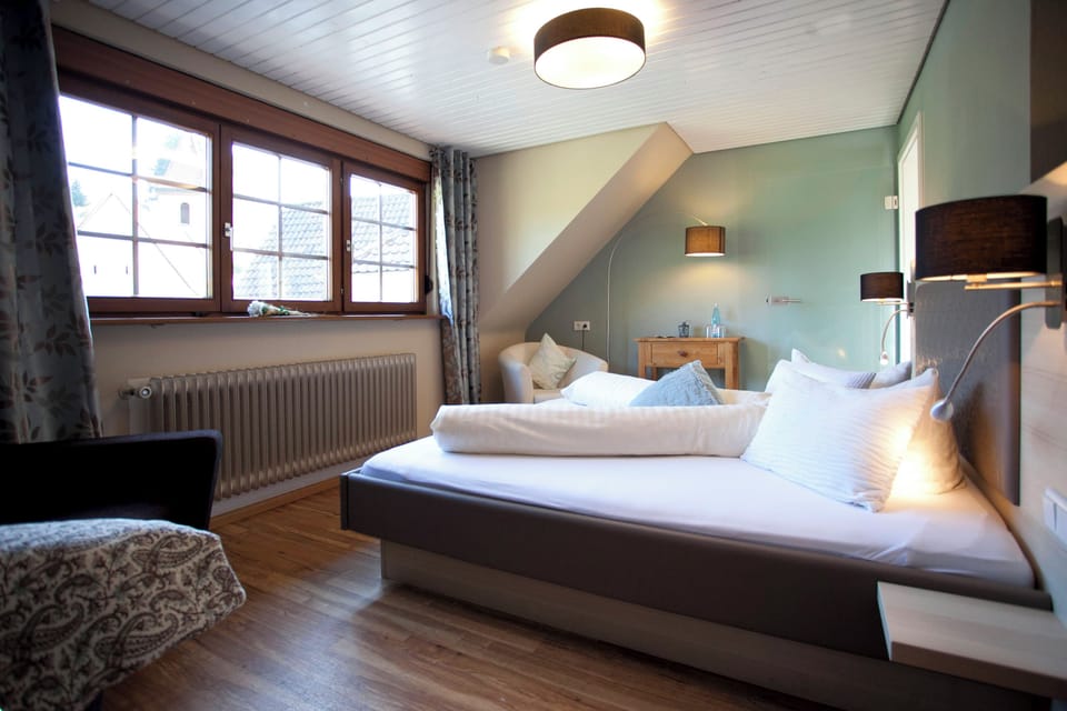 Comfort Triple Room, Valley View | In-room safe, desk, free WiFi, bed sheets