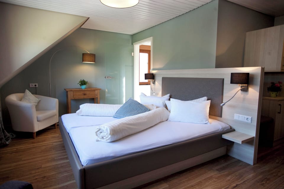 Comfort Triple Room, Valley View | In-room safe, desk, free WiFi, bed sheets