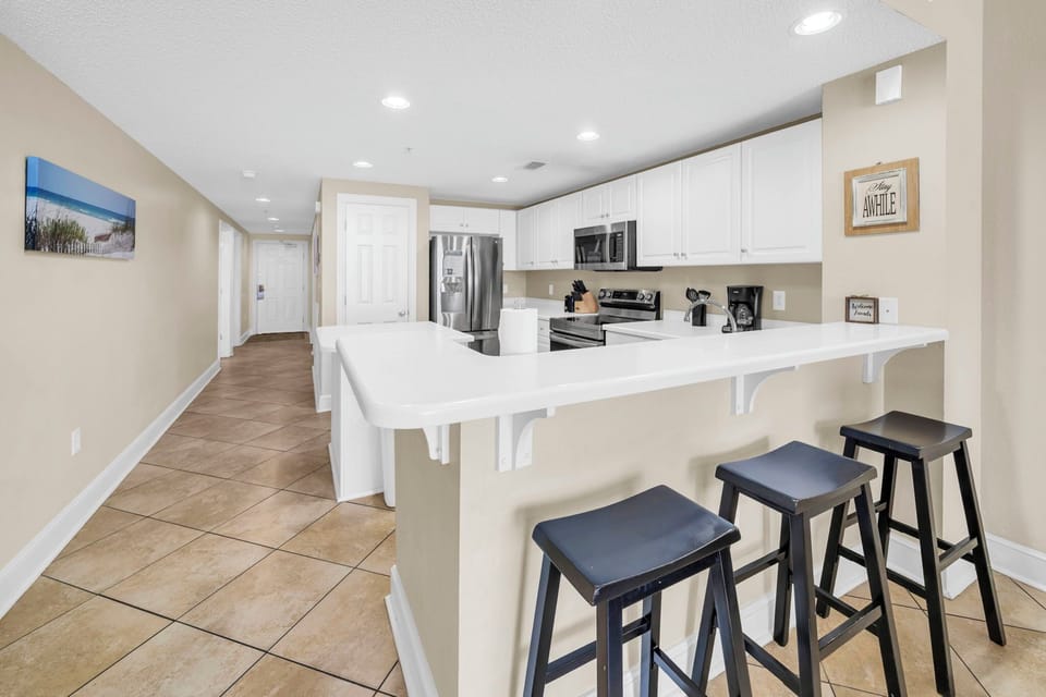Eat-in bar seating