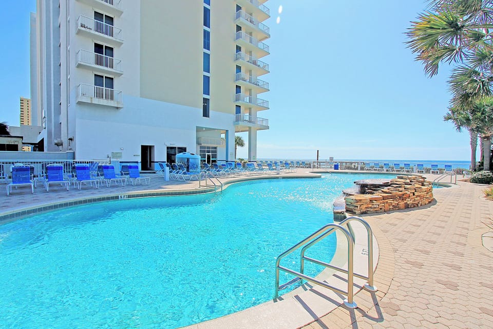 Large gulf front pool