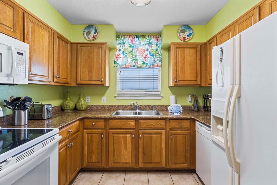 Full kitchen