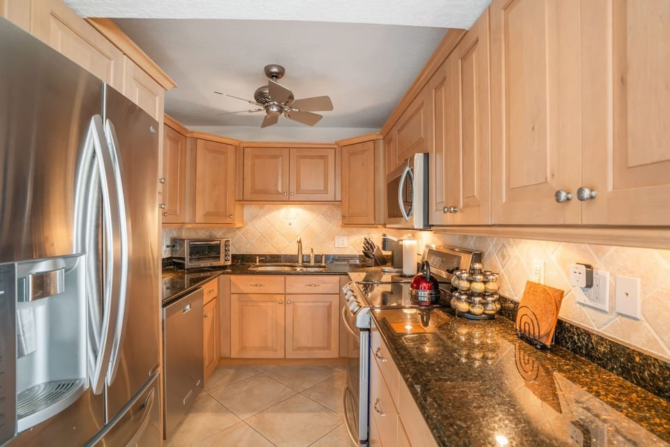 Harbor Towers Unit 330 by Tropical Sands Accommodations