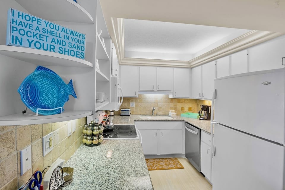 Harbor Towers Unit 303 by Tropical Sands Accommodations