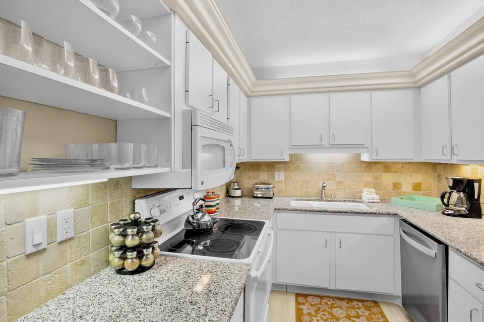 Harbor Towers Unit 303 by Tropical Sands Accommodations