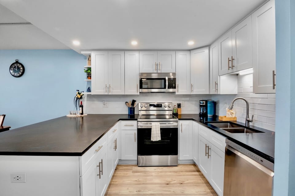 Harbor Towers Unit 312 by Tropical Sands Accommodations