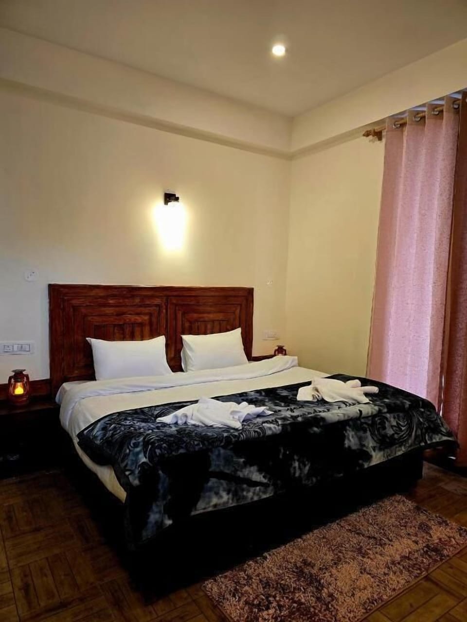 Iron/ironing board (on request), WiFi (free)