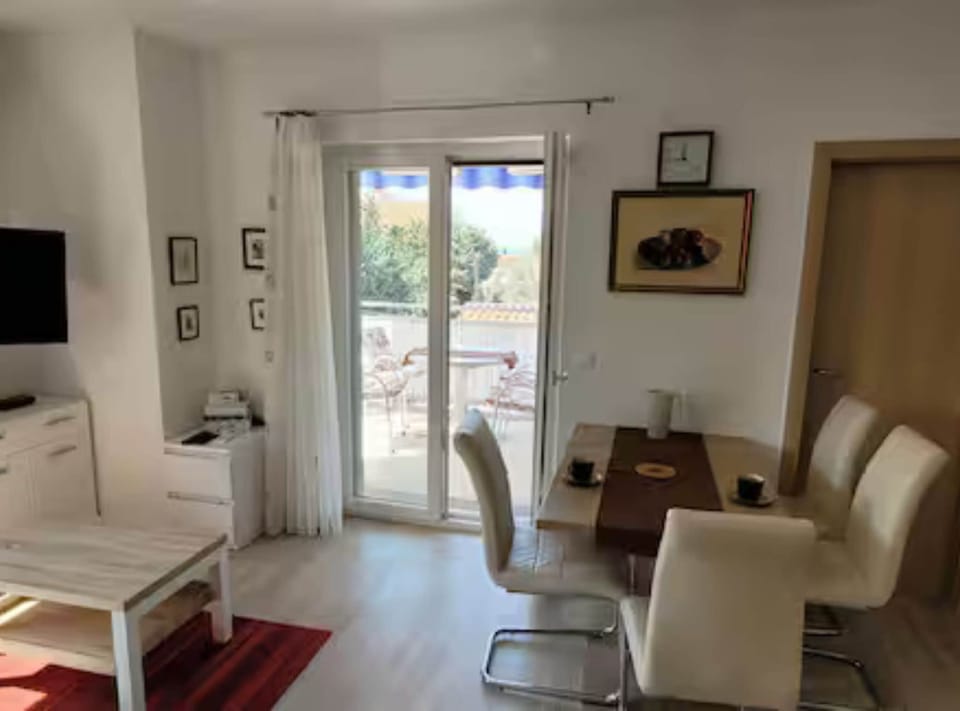 Apartment (Two Bedroom Apartment with Terrace) | Property amenity