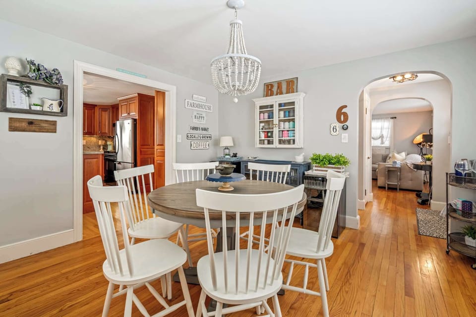 The perfect setting for meals that bring everyone together