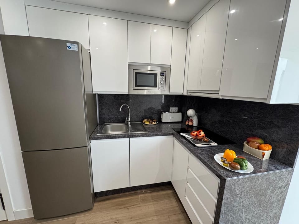 Comfort Apartment, Patio | Private kitchen | Coffee/tea maker, toaster, dining tables
