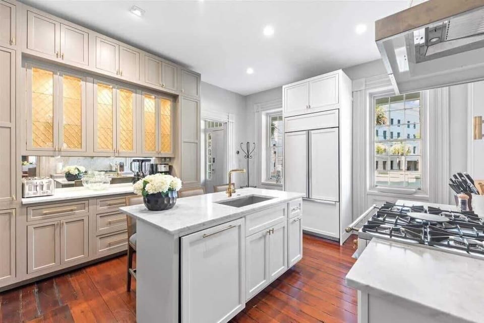 Fully equipped kitchen with everything you need to cook a meal