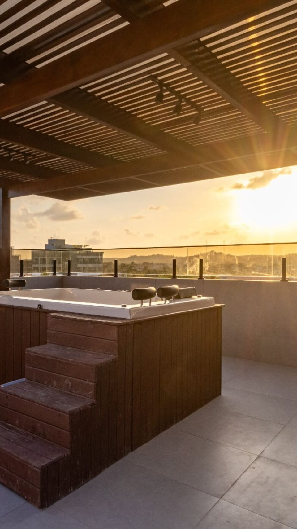 Outdoor spa tub