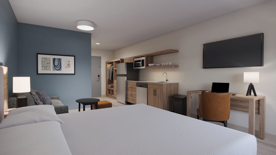 Studio Suite, 1 King Bed with Sofa bed, Accessible Bathtub | Blackout drapes, iron/ironing board, free WiFi
