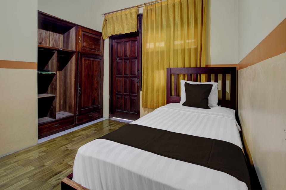 Basic Single Room | Desk, WiFi (free), bed sheets