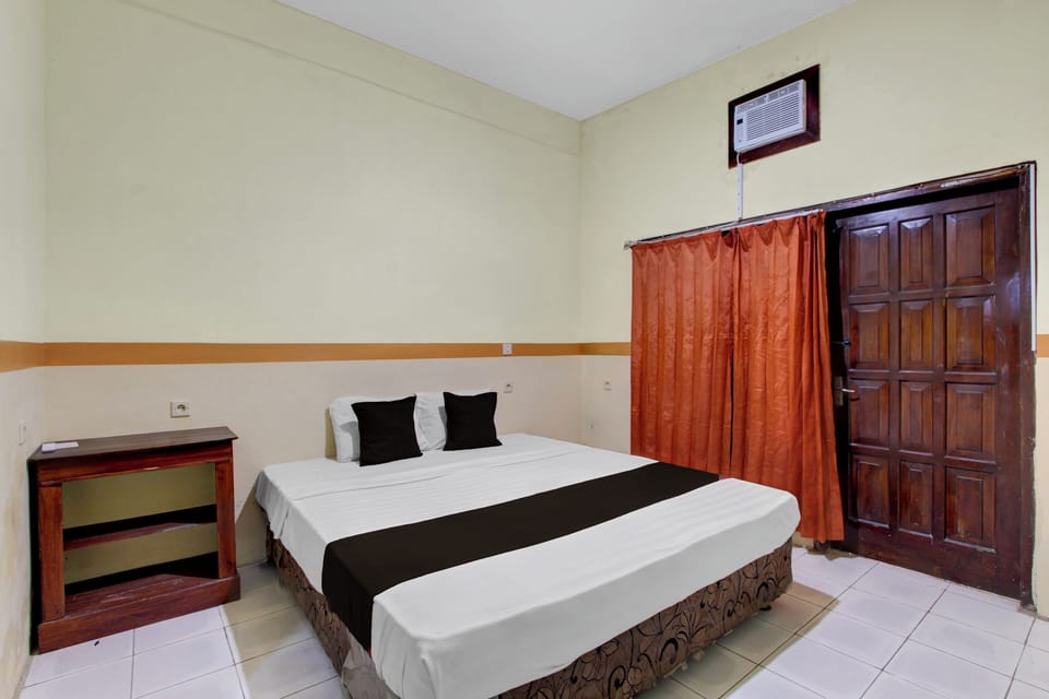 Standard Double Room | Desk, WiFi (free), bed sheets