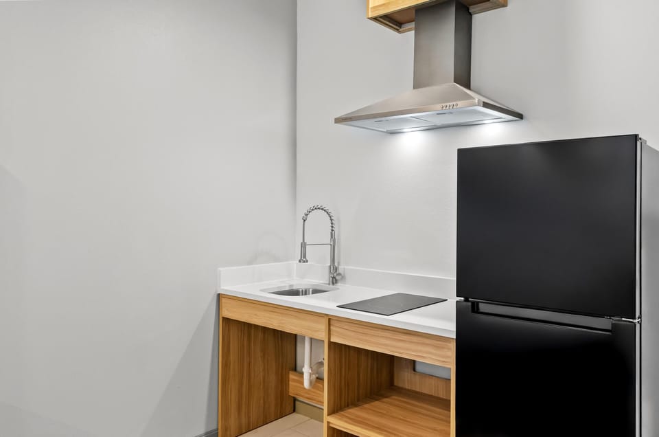 Studio, 2 Queen Beds, Non Smoking, Kitchenette | Private kitchenette