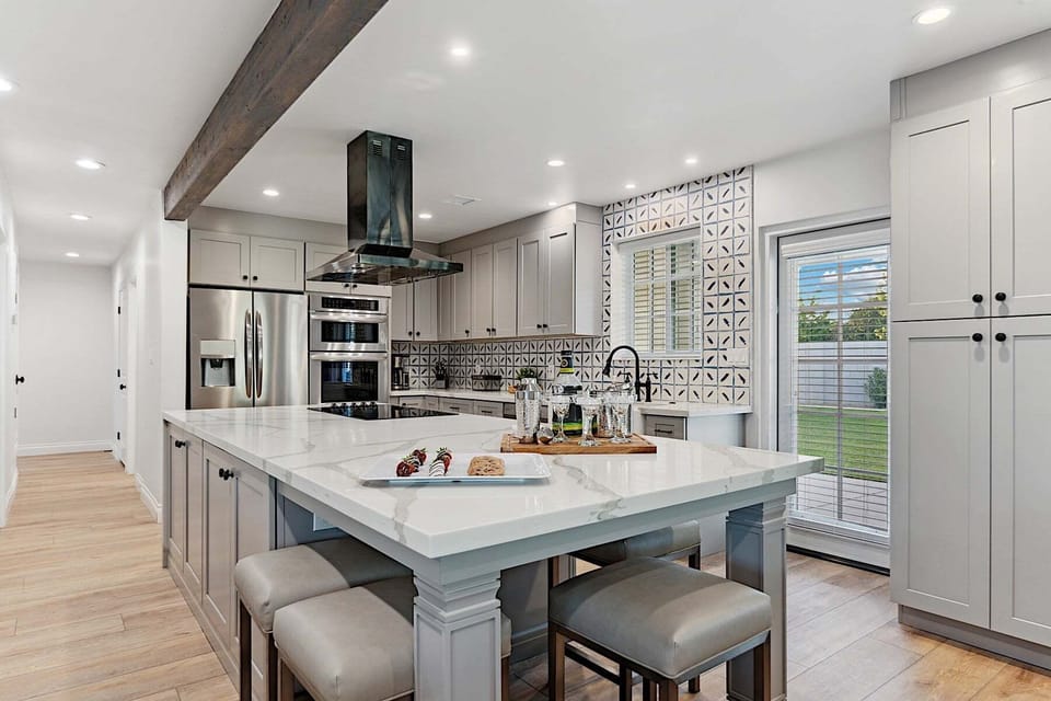 Large breakfast bar