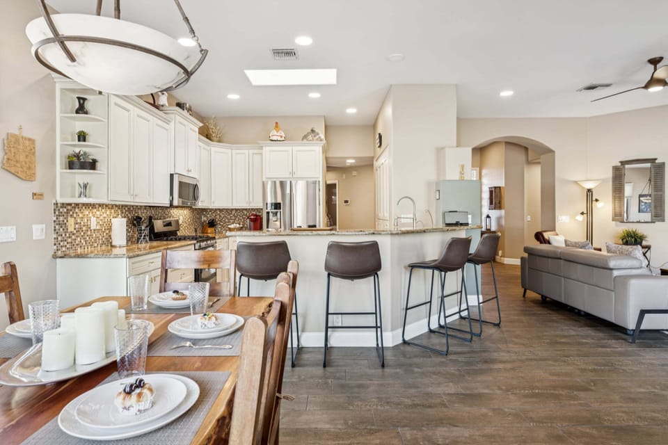 Open floorplan so you don't miss a thing!