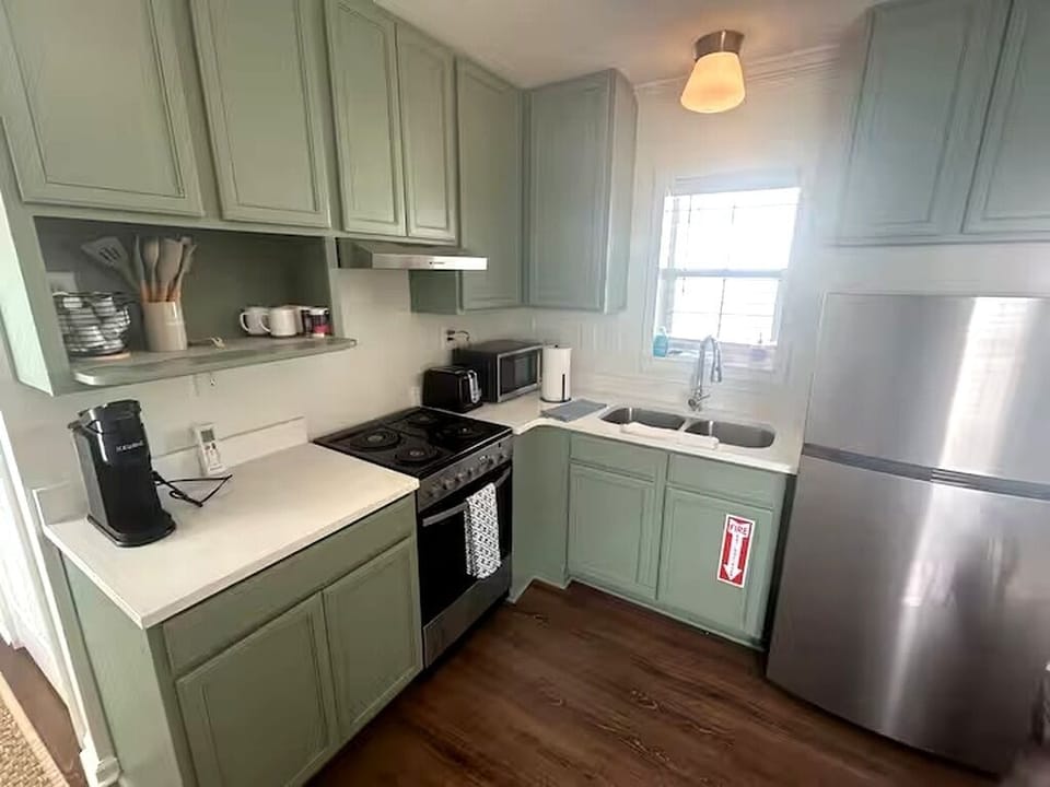 Cottage | Private kitchen | Coffee/tea maker