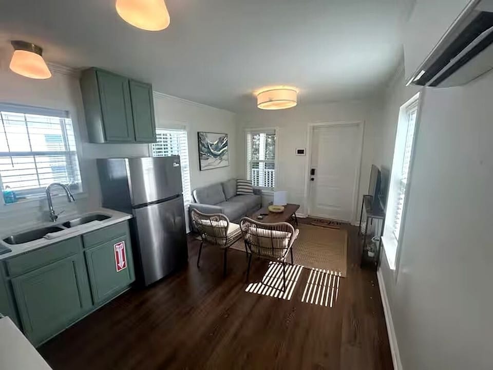 Cottage | Living area | 40-inch Smart TV with digital channels