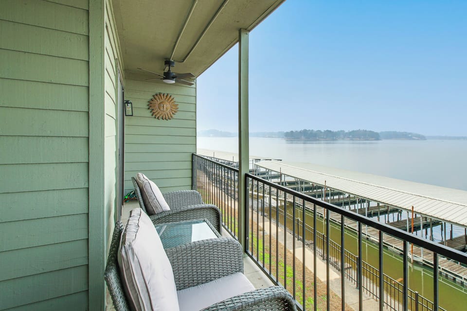 Lake Hamilton Vacation Rental | 2BR | 2BA | 1,100 Sq Ft