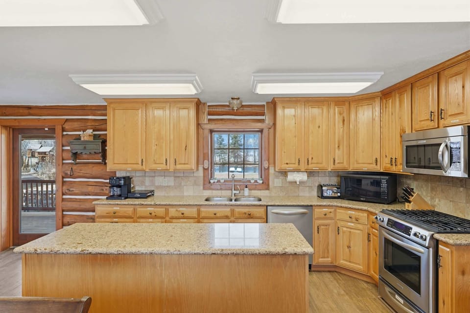 Kitchen with island