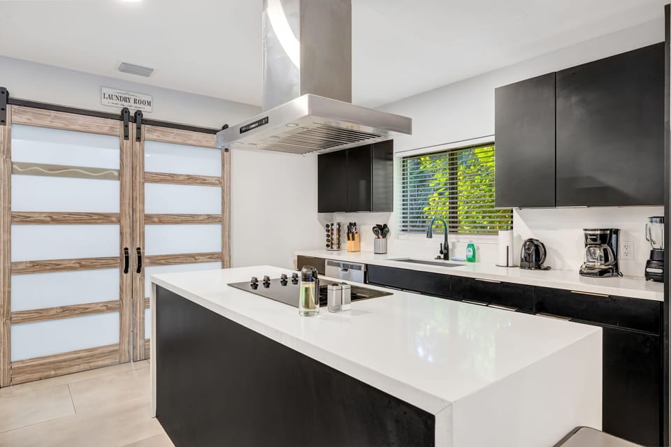 Deluxe Villa, Patio, Garden View | Private kitchen | Toaster