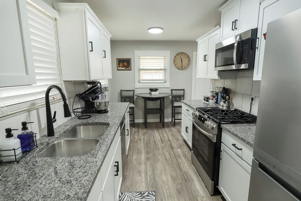 Full Kitchen