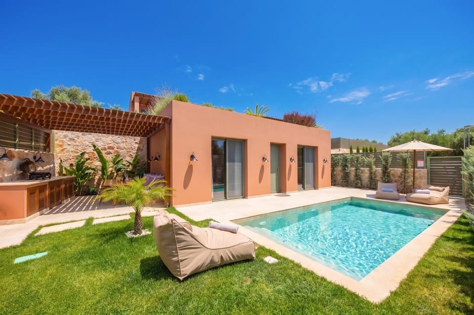 Beautiful villa with private pool and terrace