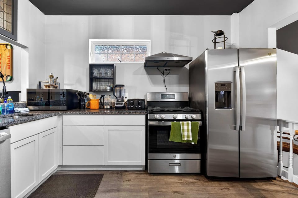 Kitchen: A well-appointed kitchen provides everything you need for home-cooked meals.