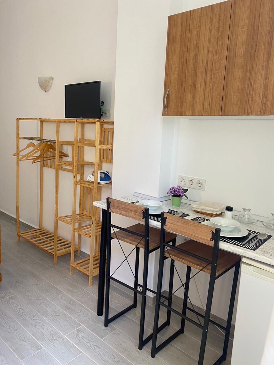 Studio | In-room dining