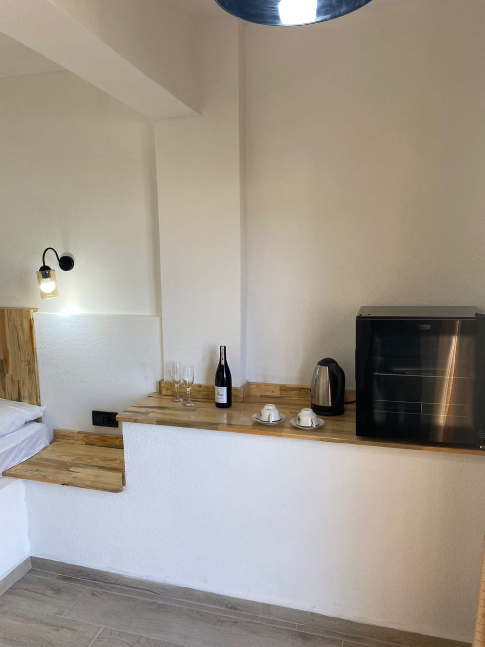 Comfort Room | Iron/ironing board (on request), WiFi (free), bed sheets