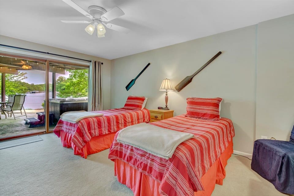 Dancing Water - Sleeps 10, Private Dock, Game Room & Hot Tub House in Smith Mountain Lake