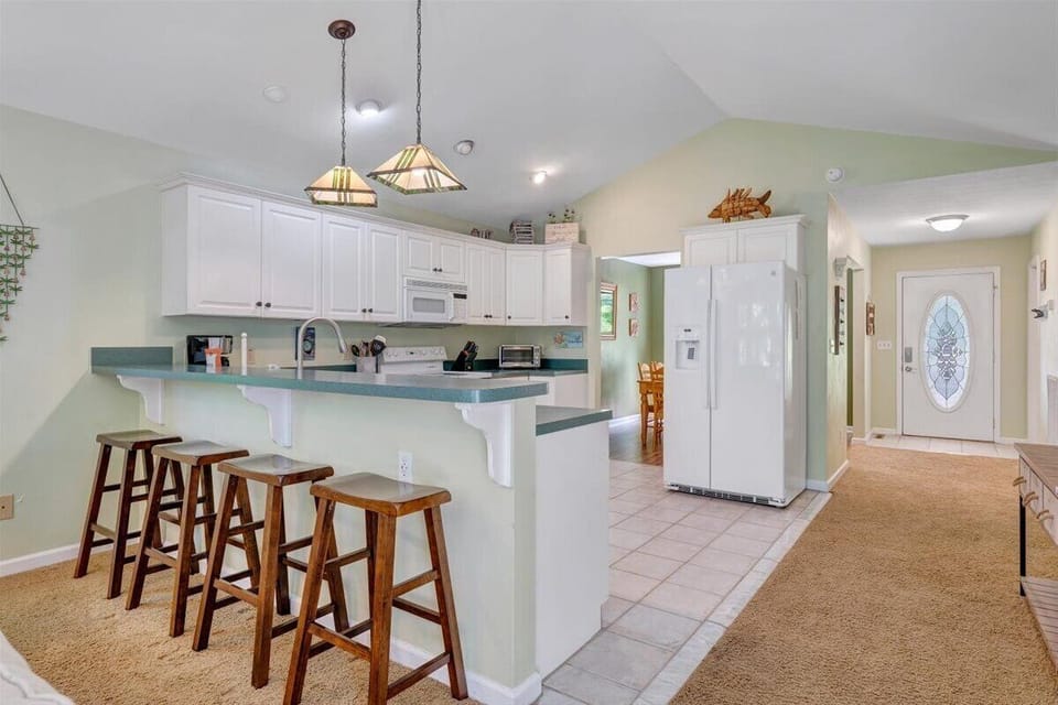 House, Multiple Beds, Kitchen (LAKE Reel Relaxed) | Private kitchen