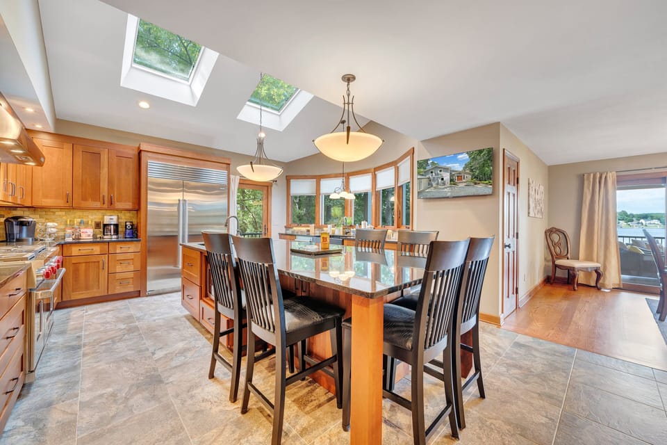 House, Multiple Beds, Kitchen (Private Lakefront Oasis - 5 Bedroom) | Private kitchen