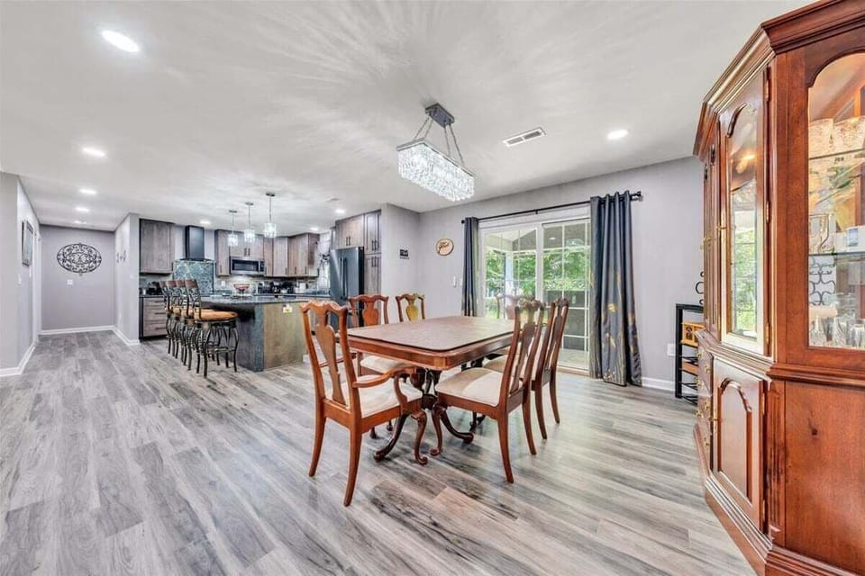 House, Multiple Beds, Pool Access (Lakeview Village East) | 4 bedrooms, individually decorated, individually furnished, bed sheets
