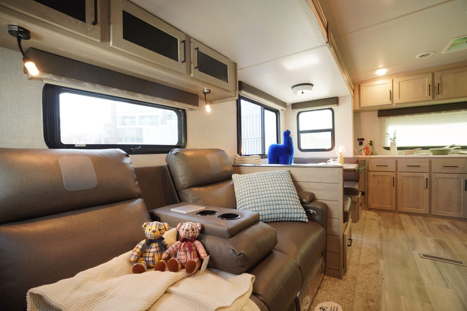 Mobile Home, 1 Queen Bed, Non Smoking, City View | Free WiFi, bed sheets