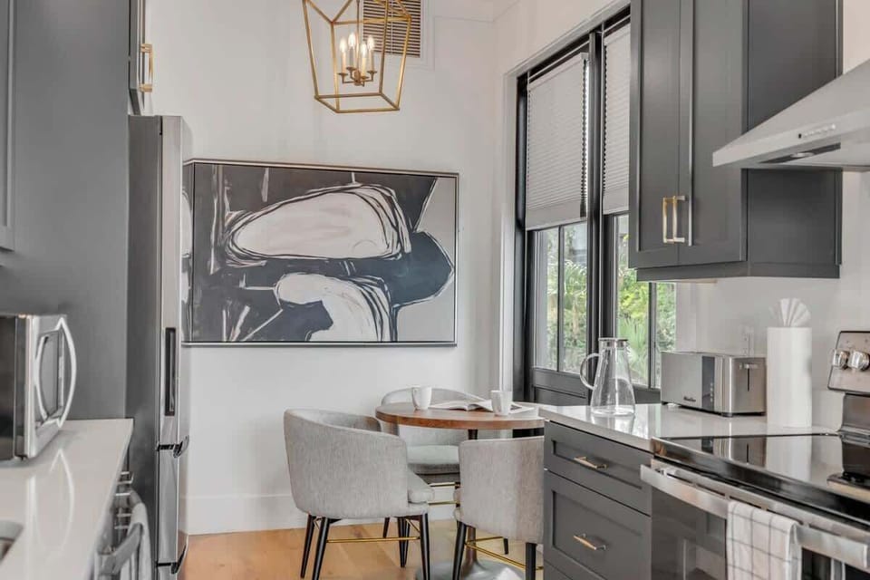 
Fully equipped kitchen with everything you need to cook a meal!