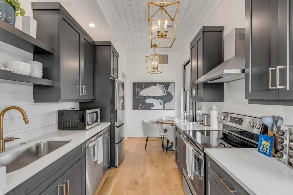 
Fully equipped kitchen with everything you need to cook a meal!
