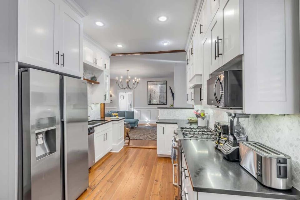 Fully equipped kitchen with everything you need to cook a meal!