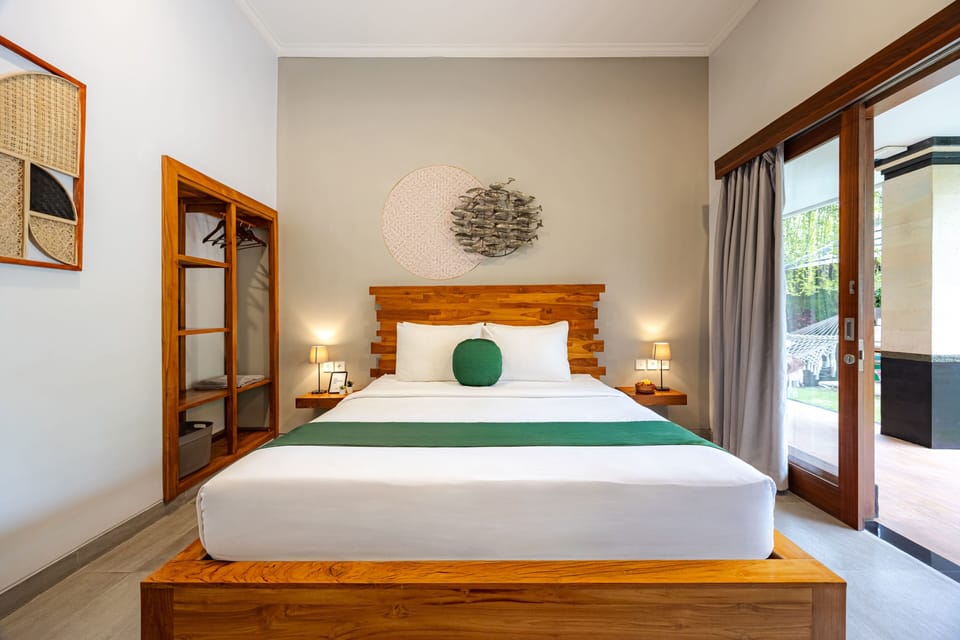 Premium Room | Free WiFi, bed sheets
