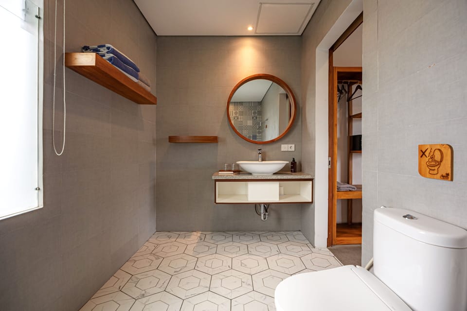 Premium Room, Balcony | Bathroom | Shower, free toiletries, towels