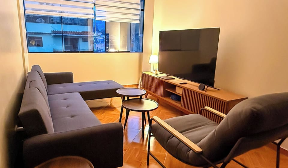 Deluxe Studio Suite, 1 Bedroom, Private Bathroom, Resort View | Living area | 45-inch flat-screen TV with digital channels, pay movies
