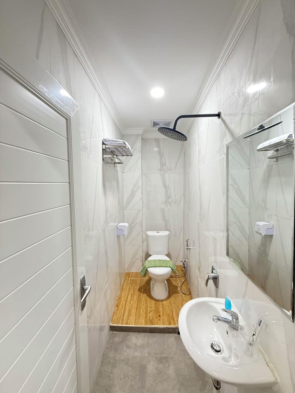 Bathroom | Shower, towels, soap, shampoo